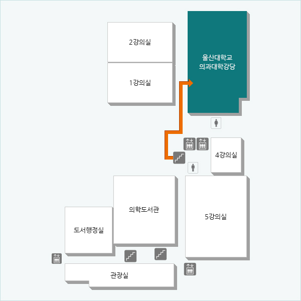 교육연구관 1층 1강의실 맞은편에 있습니다.