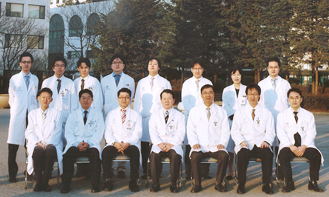2007년 서울아산병원 성형외과 의국 단체 사진 모습