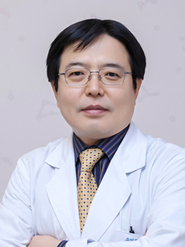 어린이병원 박영서 원장님의 사진입니다.